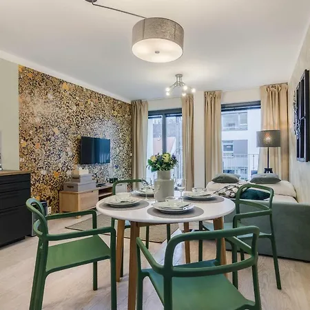 Luxury Parking By Michal&friends Apartamento