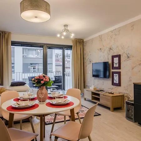 Luxury Parking By Michal&friends Apartamento Praga
