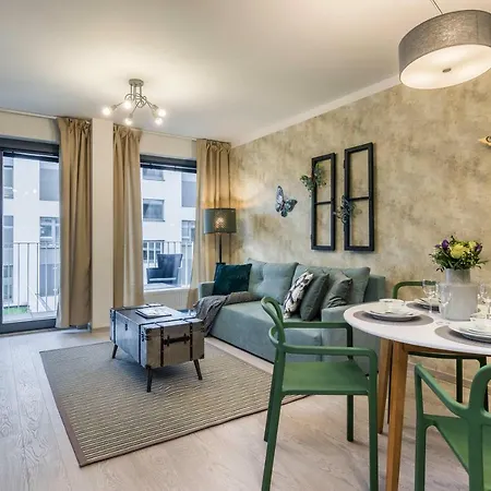 Luxury Parking By Michal&friends Apartamento