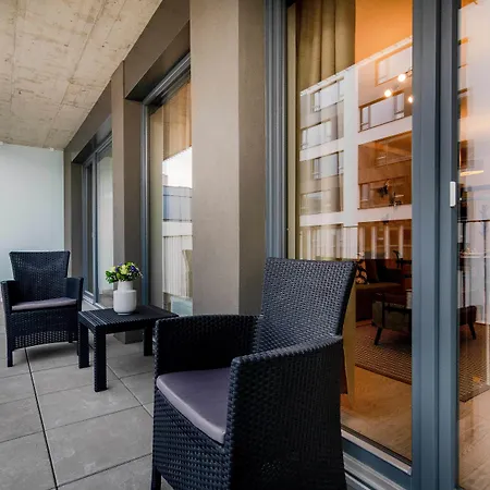 Luxury Parking By Michal&friends Apartment