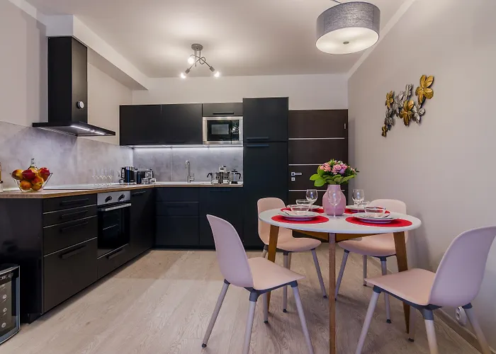 Luxury Parking By Michal&friends Apartamento Praga
