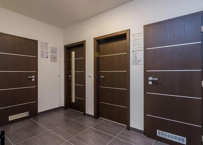 Luxury Parking By Michal&friends Apartamento Praga
