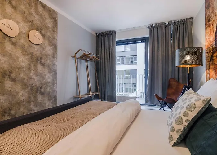 Luxury Parking By Michal&friends Apartamento Praga
