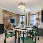 Luxury Parking By Michal&friends Apartamento *