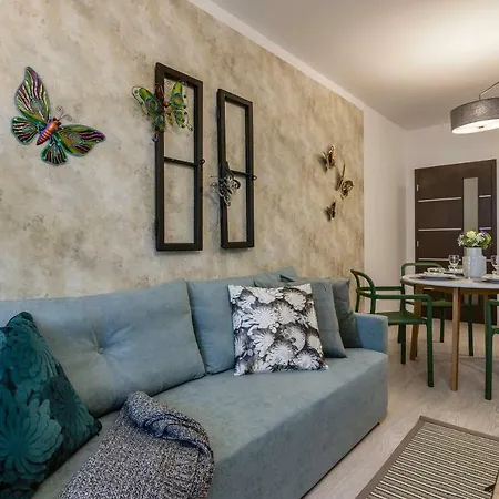 Luxury Parking By Michal&friends Apartman